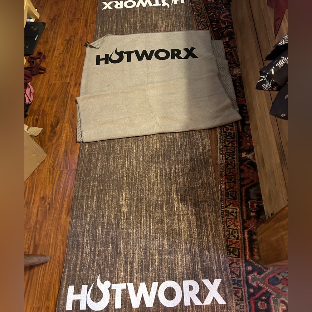 HOTWORX MAT AND TOWEL